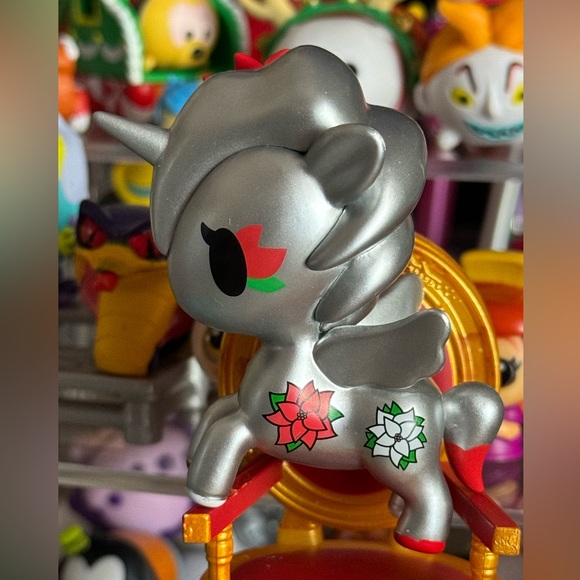 Tokidoki Poinsettia Christmas - Picture 2 of 2